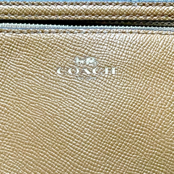 COACH Wristlet - Picture 3 of 7